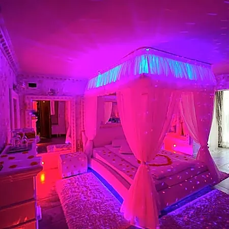 Отель Anadi Boutique Only Adult Брашов