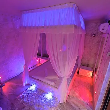 Anadi Boutique Only Adult Отель