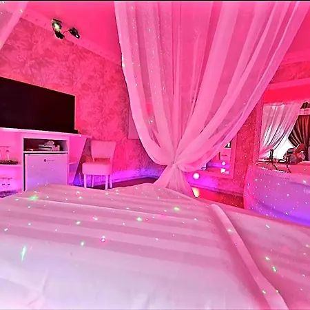 Отель Anadi Boutique Only Adult Брашов