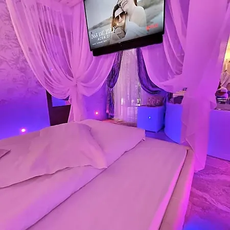 Anadi Boutique Only Adult * Брашов