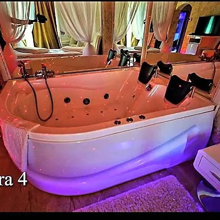Отель Anadi Boutique Only Adult Брашов