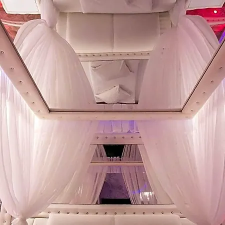 Отель Anadi Boutique Only Adult Брашов