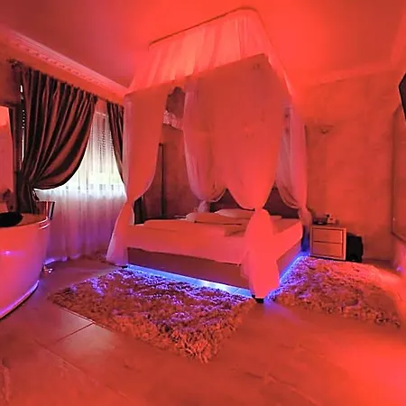 Anadi Boutique Only Adult Отель Брашов