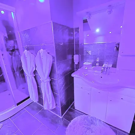 Anadi Boutique Only Adult * Брашов