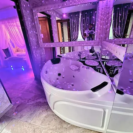 Anadi Boutique Only Adult Отель Брашов