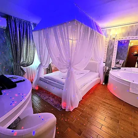 Anadi Boutique Only Adult Отель *